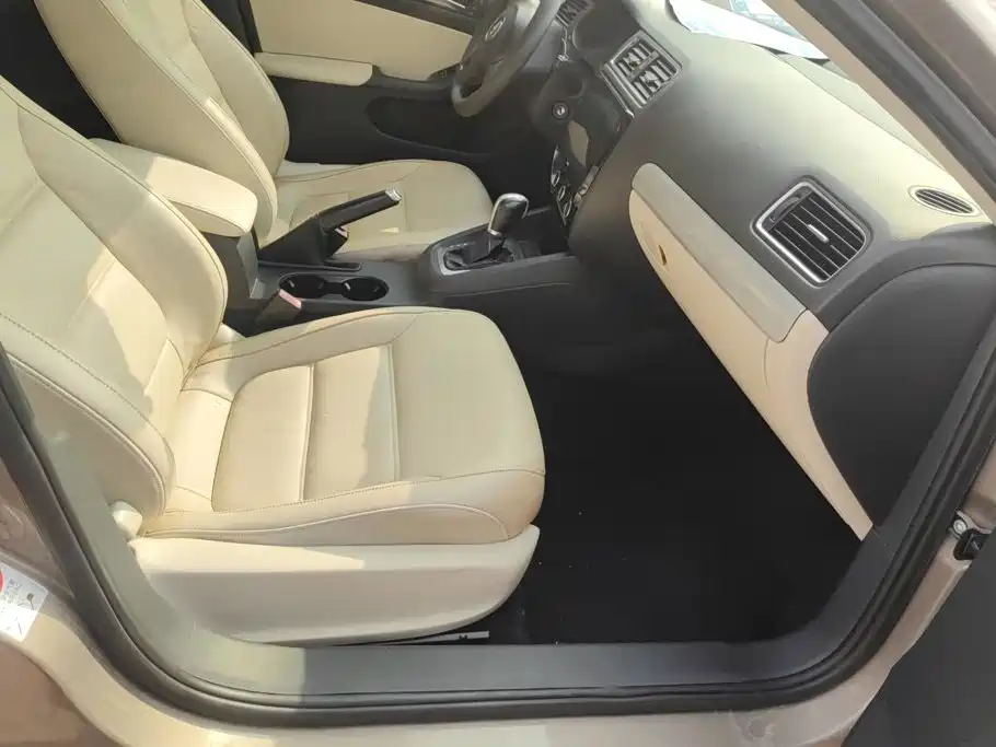 Volkswagen Sagitar — миниатюра 8