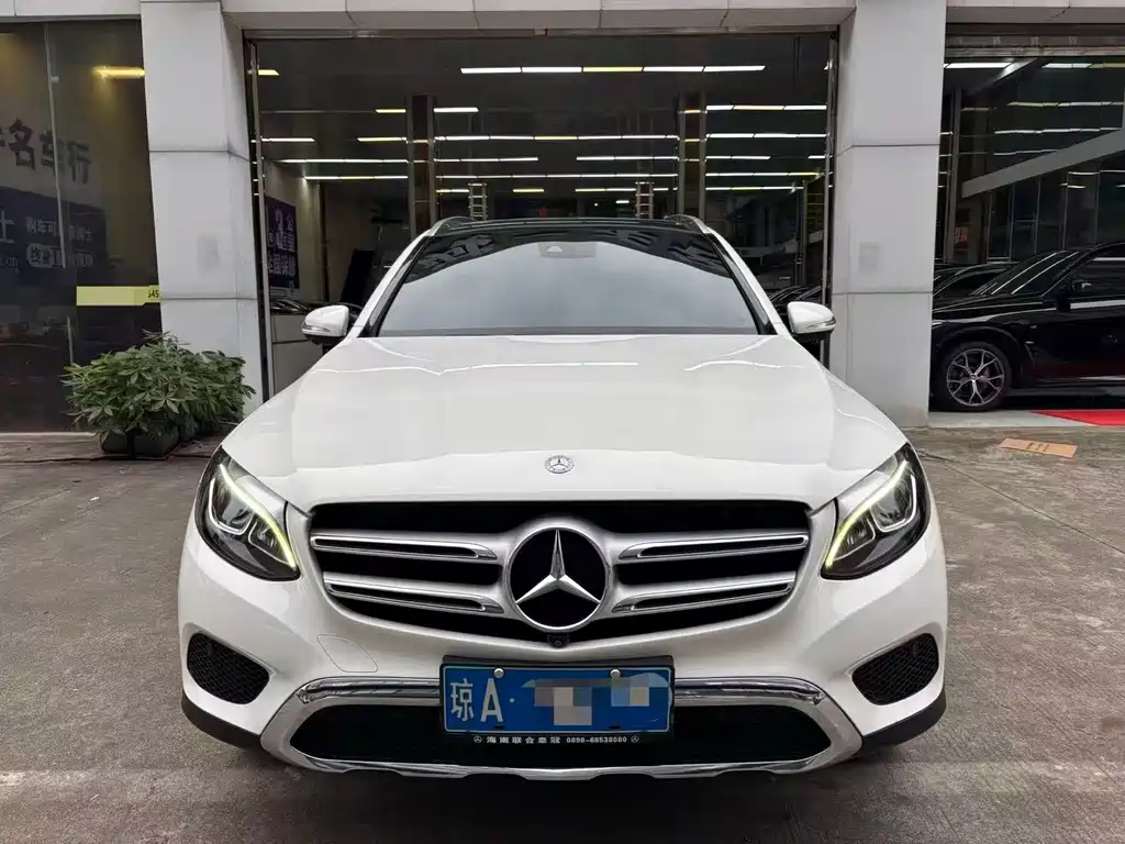 MERCEDES-BENZ GLC