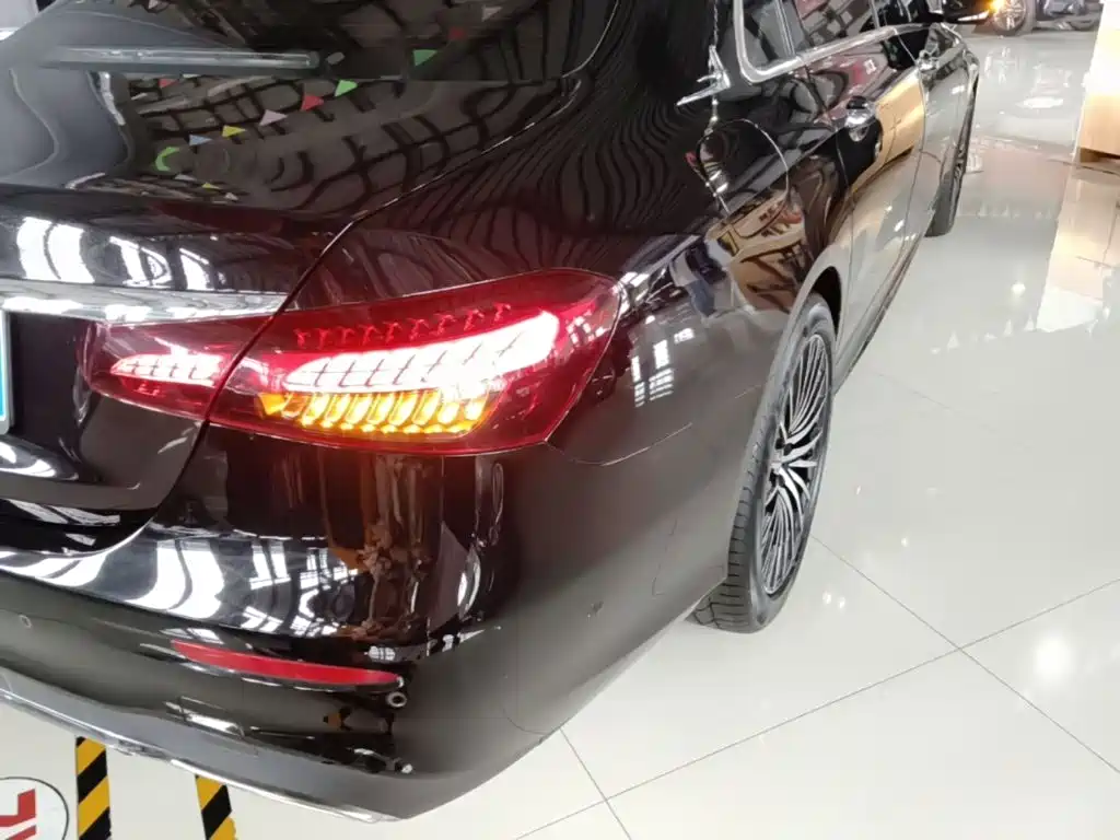 Mercedes-Benz E-Class — миниатюра 8