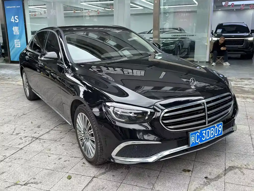 Mercedes-Benz E-Class — миниатюра 2