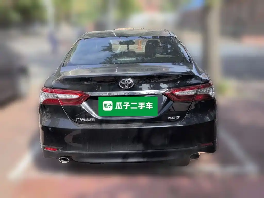 Toyota Camry — миниатюра 3