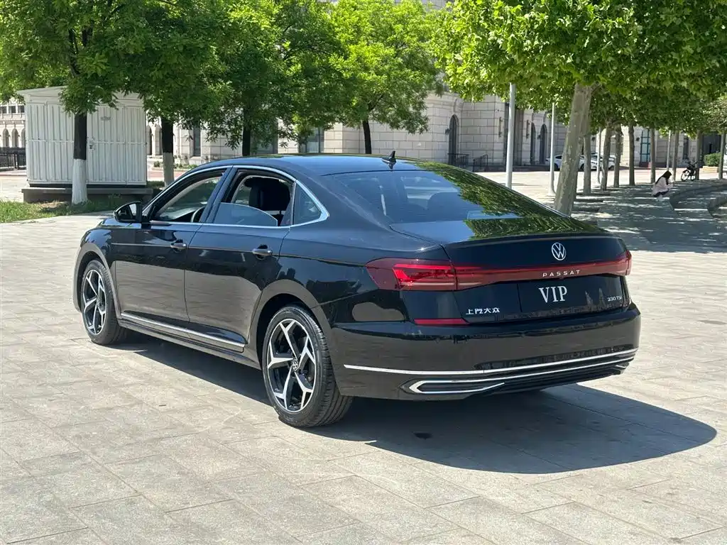 Volkswagen Passat 2024 330TSI Elite