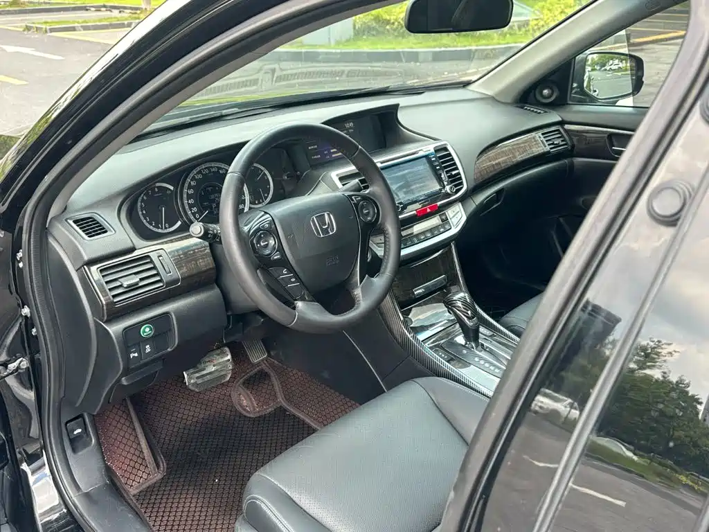 Honda Accord — миниатюра 5