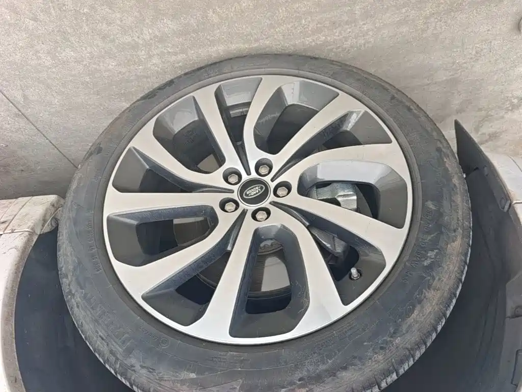 Land Rover Discovery Sport — миниатюра 23