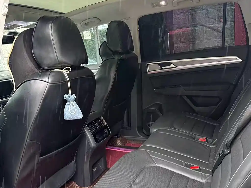 Volkswagen Teramont — миниатюра 4