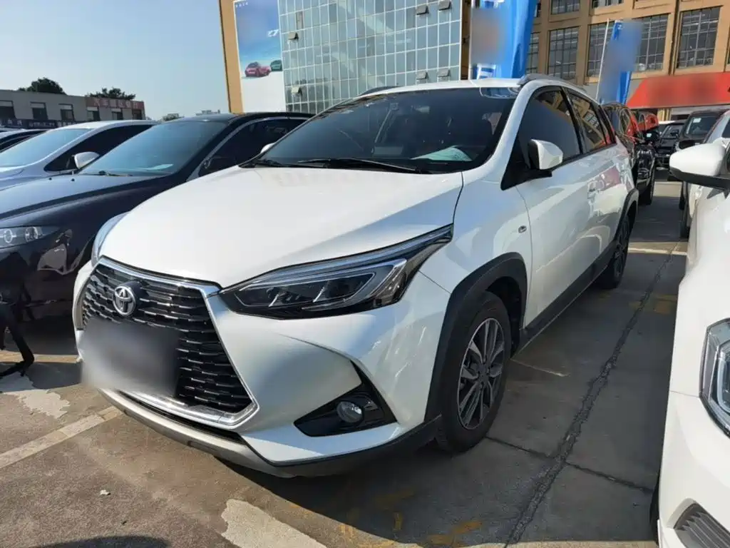 Toyota Yaris L — миниатюра 2