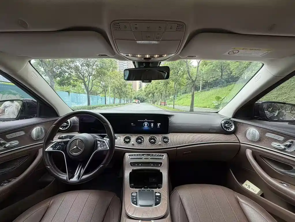 Mercedes-Benz E-Class — миниатюра 7