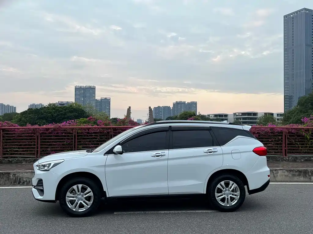 Haval M6 — миниатюра 4