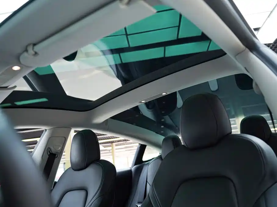 Tesla Model 3 — миниатюра 11