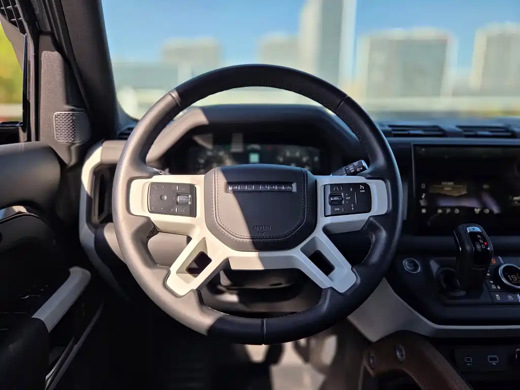 Land Rover Defender — миниатюра 11