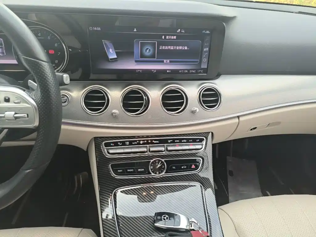 Mercedes-Benz E-Class (Import) — миниатюра 13