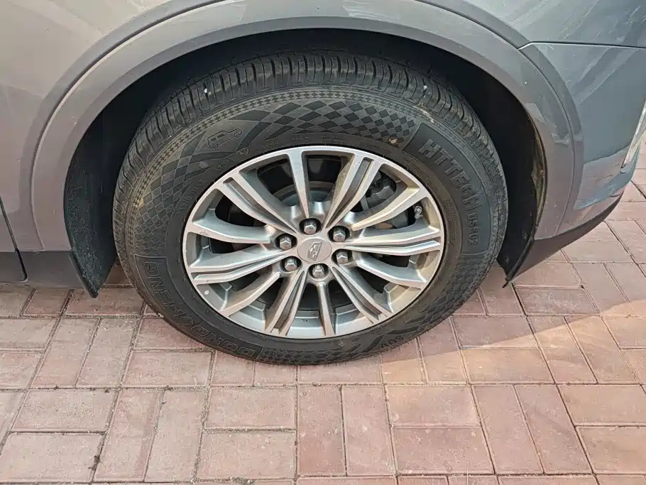 Cadillac XT5 — миниатюра 6