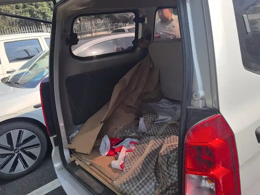 Wuling Hongguang V — миниатюра 4