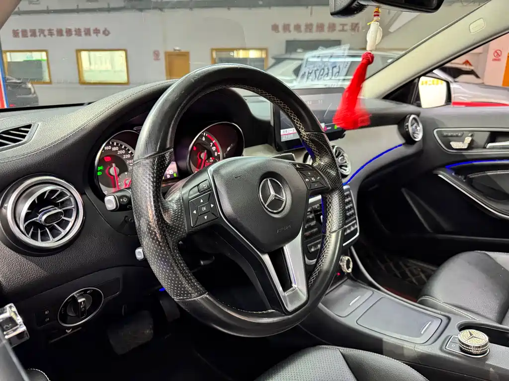 Mercedes-Benz GLA 2015 GLA 220 4MATIC Luxury