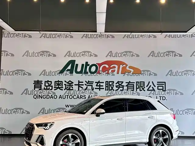 AUDI  Q3 2021