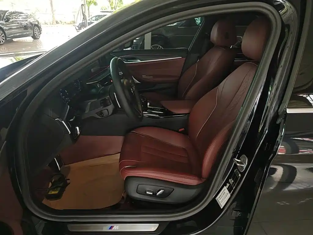 BMW 5 Series — миниатюра 15
