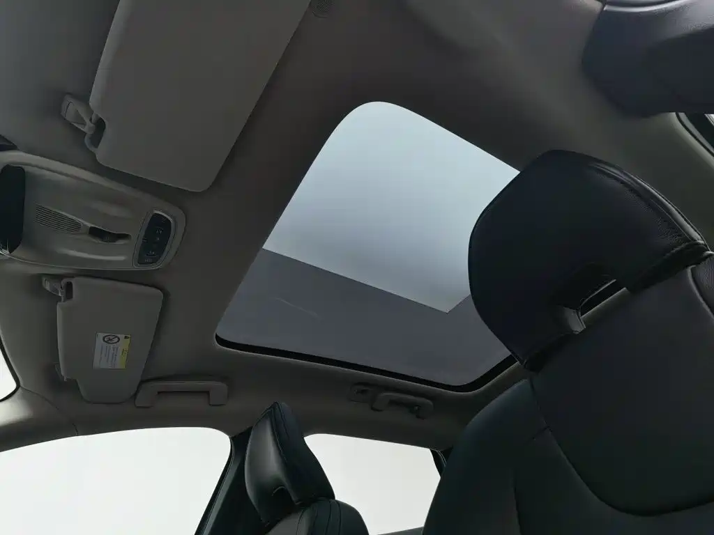 Volvo V40 — миниатюра 14