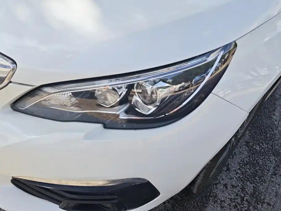 Peugeot 308 — миниатюра 5