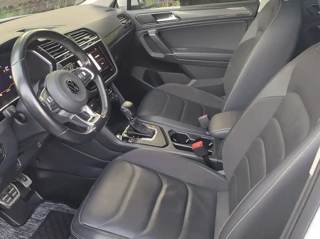 Volkswagen Tiguan L L 2022 330TSI AT R-Line