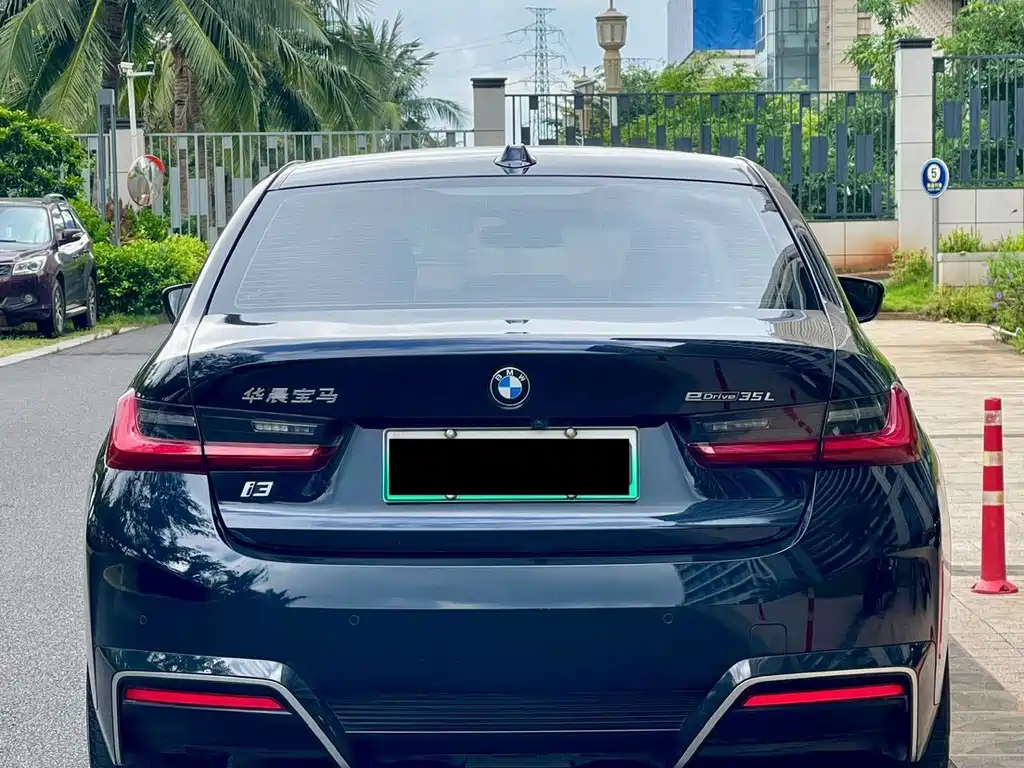 BMW i3 — миниатюра 8