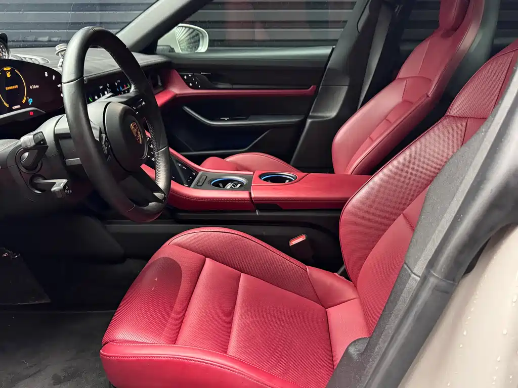Porsche Taycan — миниатюра 10