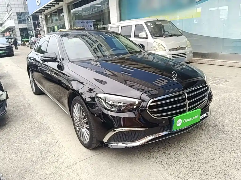 Mercedes-Benz E-Class — миниатюра 4