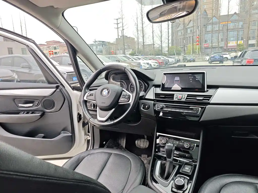 BMW 2 SERIES MULTIFUNCTIONAL STATION WAGON