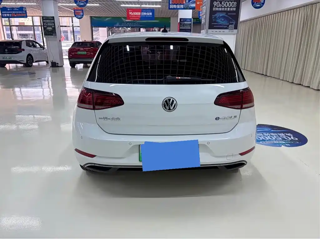 Volkswagen Golf EV — миниатюра 5