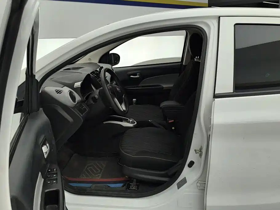 Changan Benben E-Star — миниатюра 9