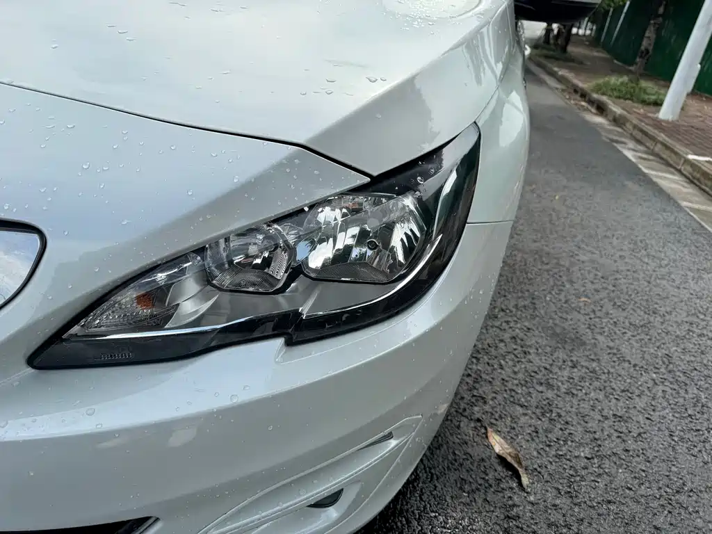 Peugeot 408 1.6T Auto Luxury Edition, фото 15