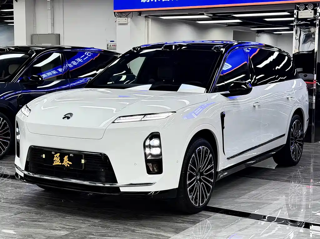 NIO ES8