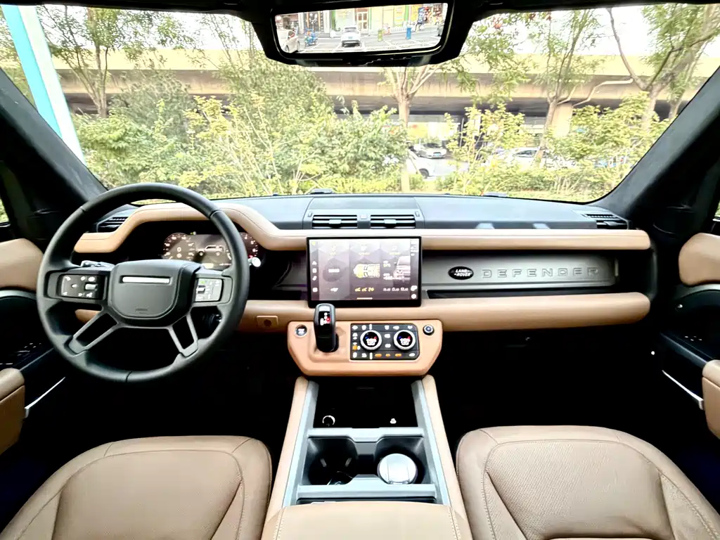 Land Rover Defender — миниатюра 7