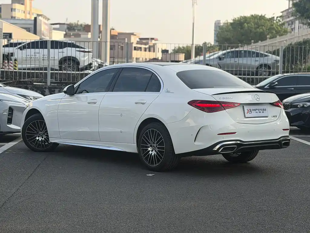 Mercedes-Benz C-Class — миниатюра 2