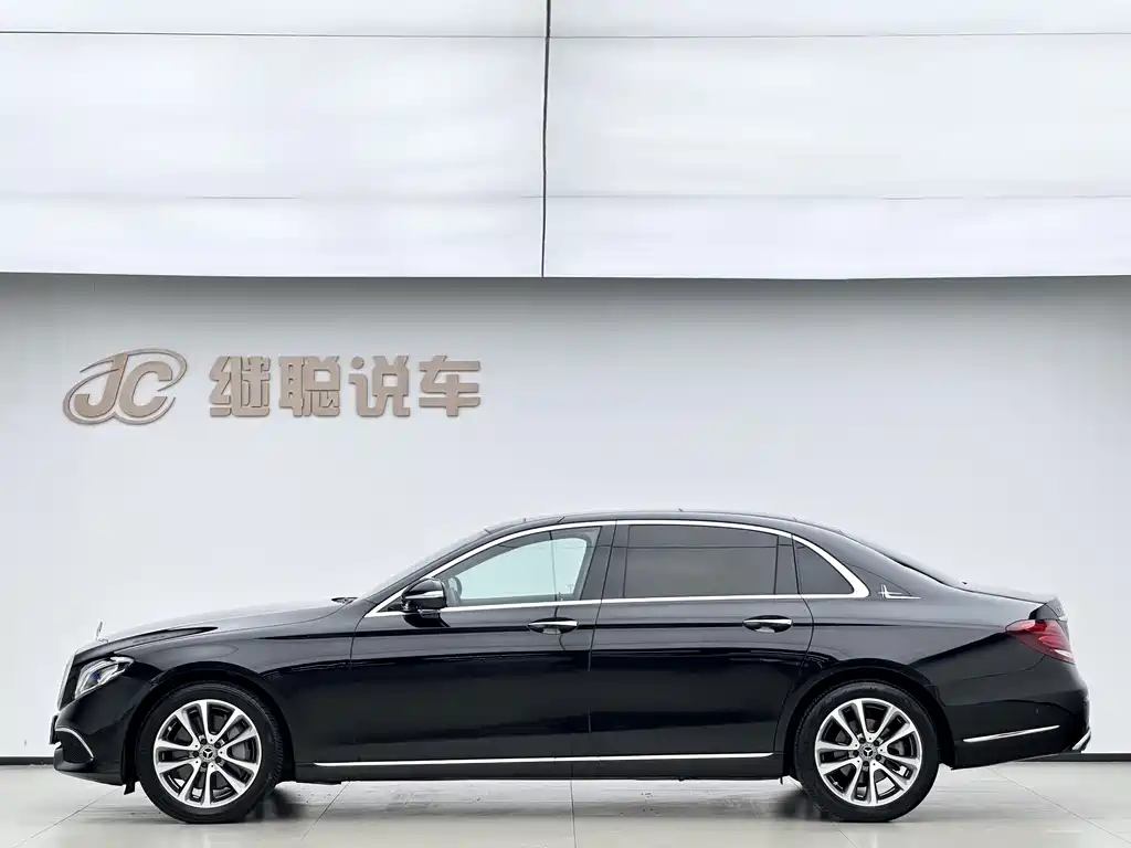 Mercedes-Benz E-Class — миниатюра 3