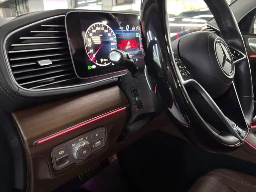 Mercedes-Benz GLS — миниатюра 11