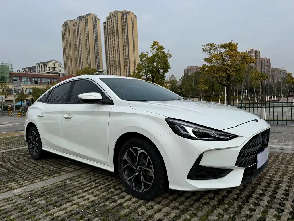 MG 5 2022 180DVVT CVT Luxury