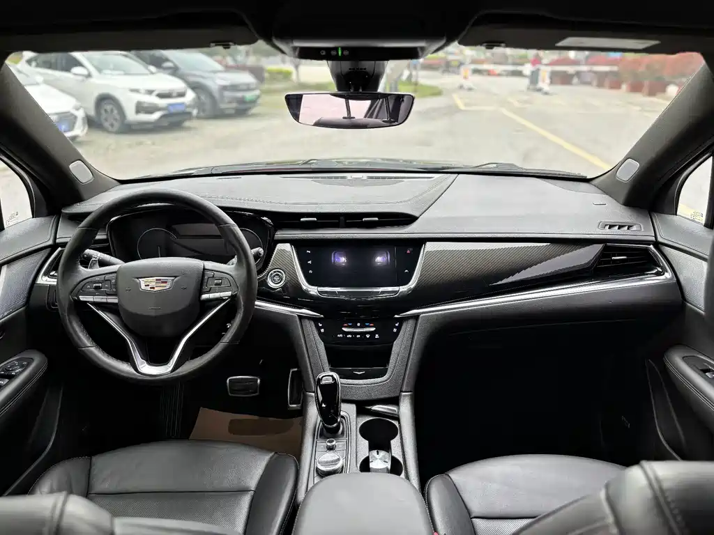 Cadillac XT6 — миниатюра 8