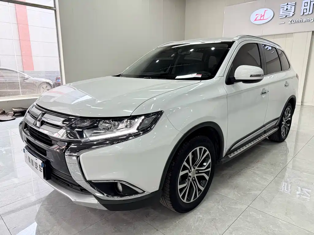 MITSUBISHI OUTLANDER