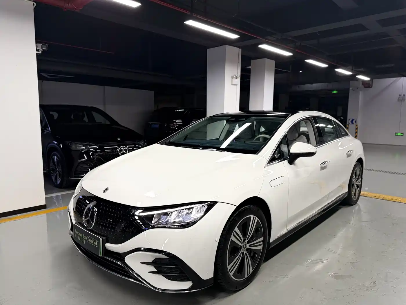 奔驰EQE 2025款 500 4MATIC 豪华版 2025