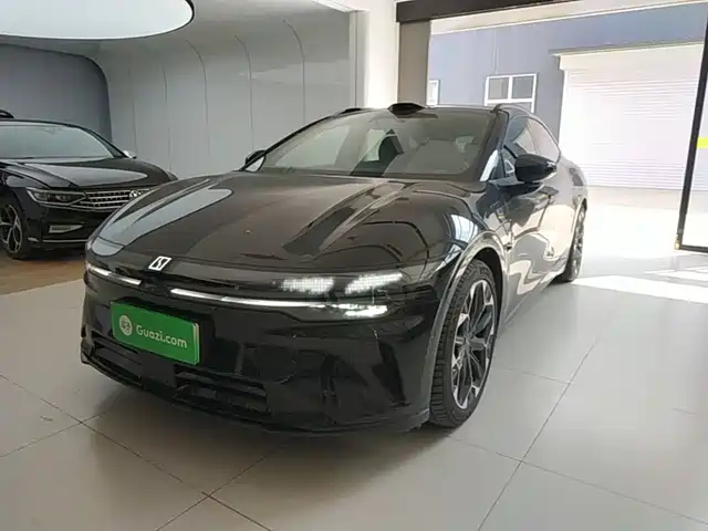 2025 Zeekr 007