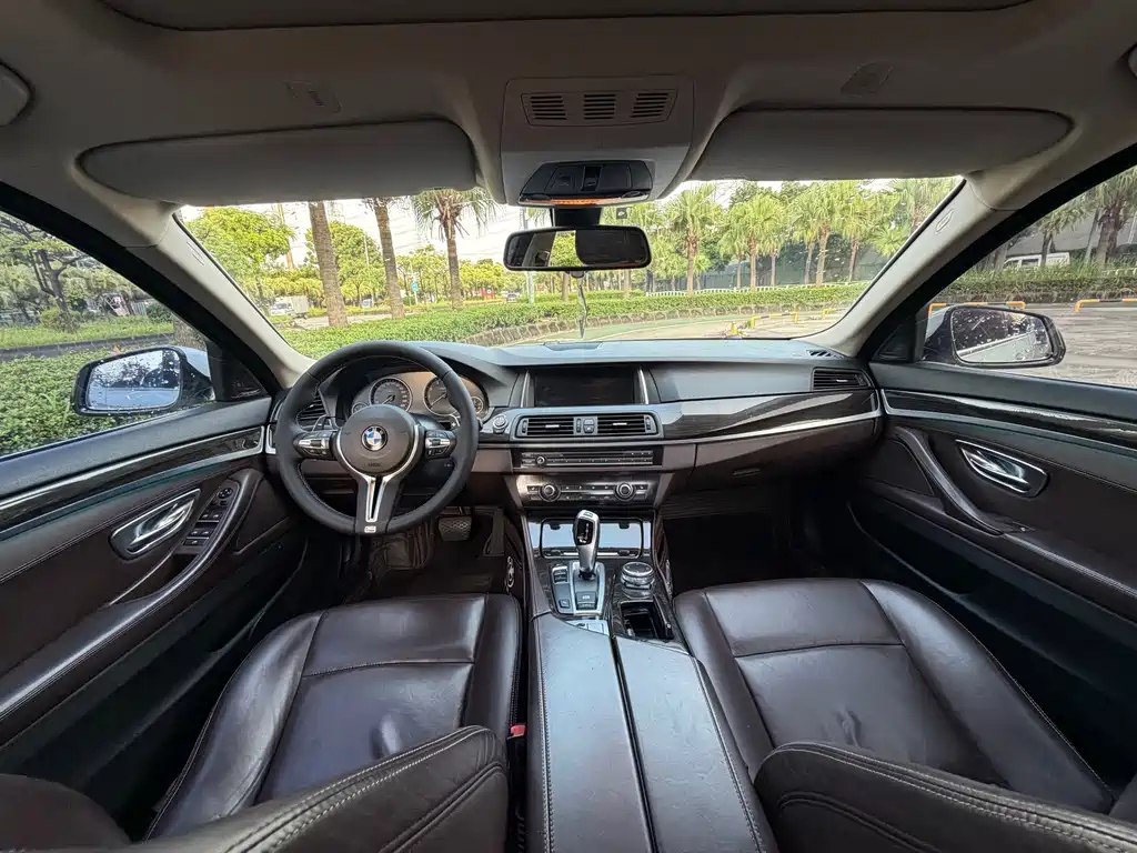 BMW 5 Series — миниатюра 7