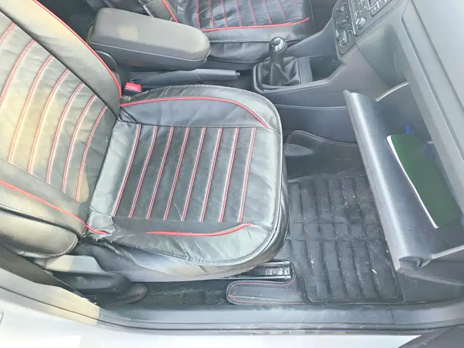 Volkswagen Jetta — миниатюра 8