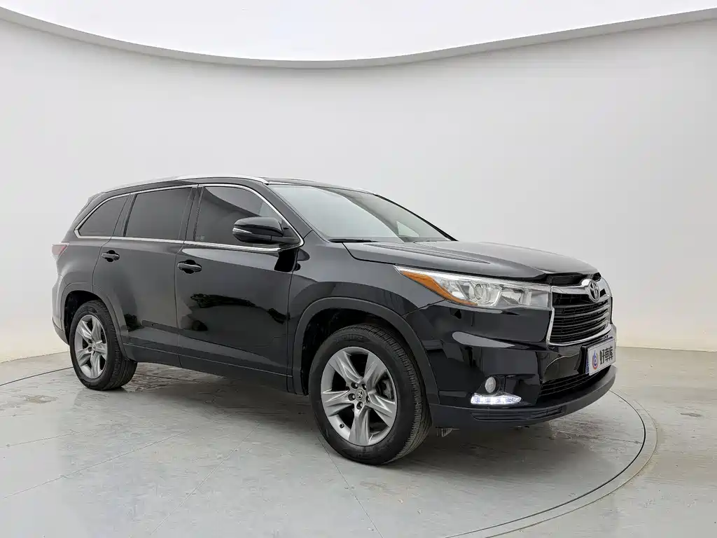 TOYOTA HIGHLANDER