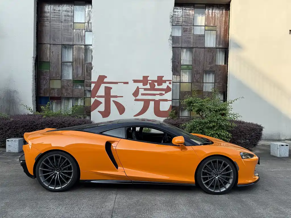 McLaren GT — миниатюра 5