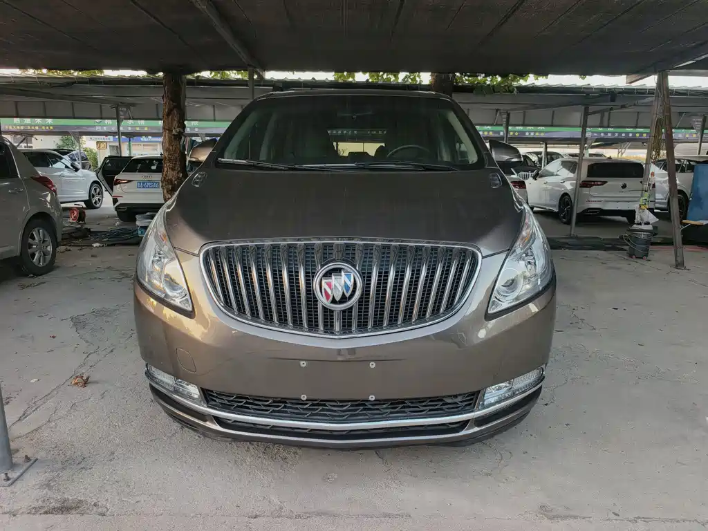 Buick GL8 — миниатюра 2