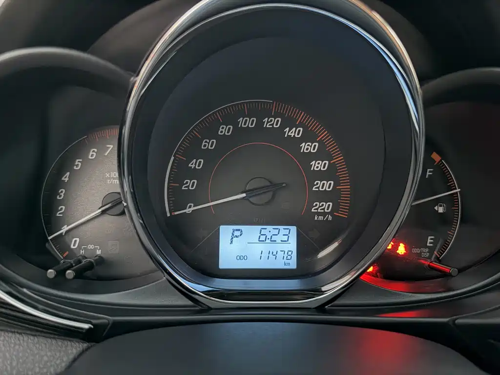 Toyota Yaris L — миниатюра 13