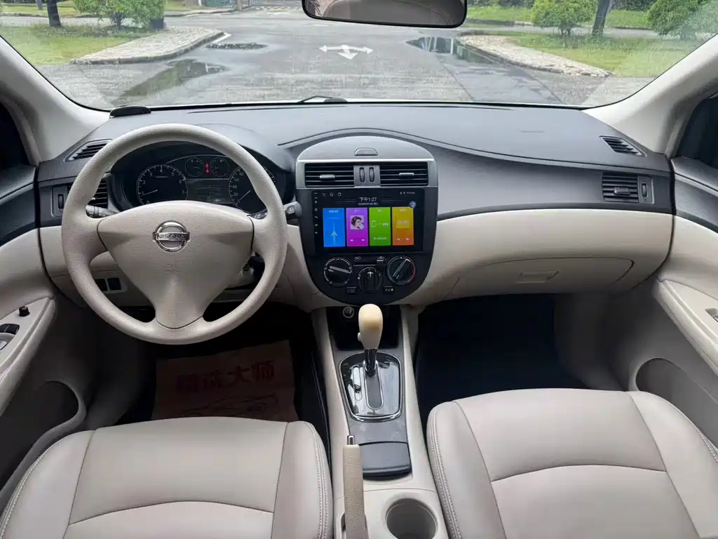 Nissan Tiida — миниатюра 11