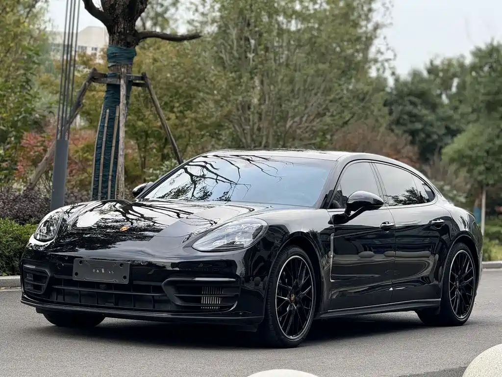 Porsche Panamera 2013 Panamera Platinum Edition 3.6L