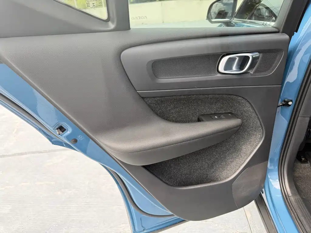 Volvo XC40 — миниатюра 32