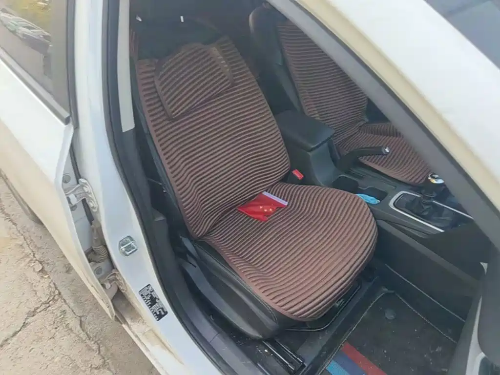 Chevrolet Cavalier — миниатюра 25